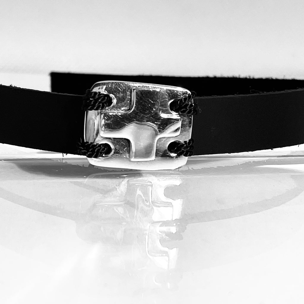 +mark  ID band