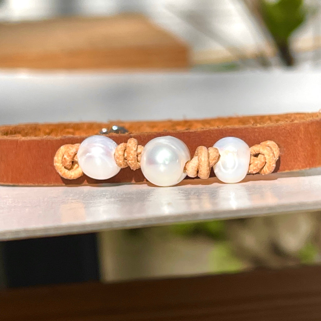 natural leather pearl  and leather bracelet