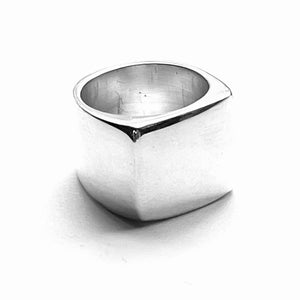 chunky signet ring